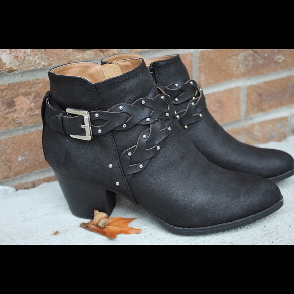 Qupid Shoes - Quipid Black Booties